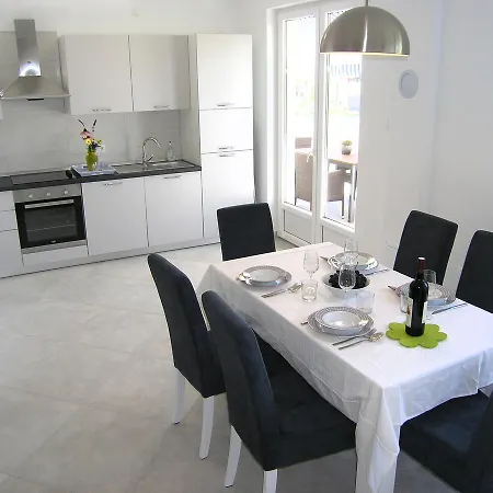Apartment Danijel *